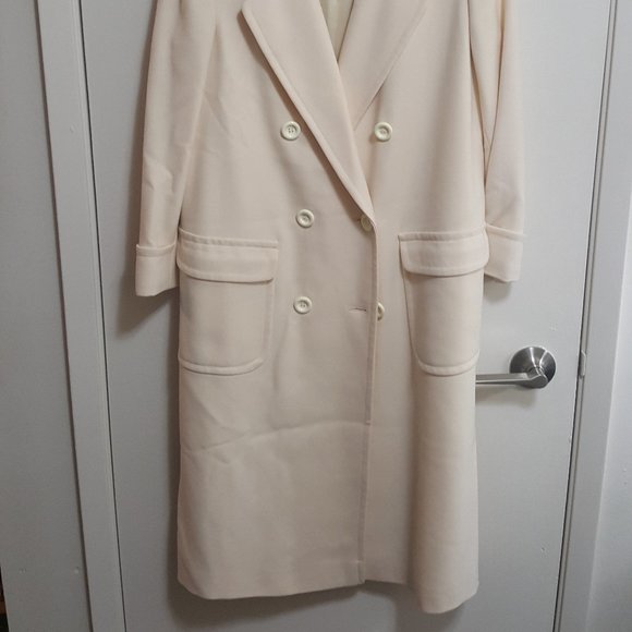 Anna Collection Wool Coat - Picture 2 of 7